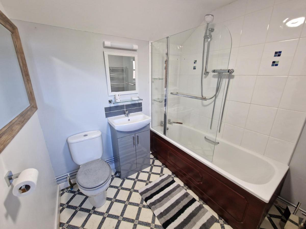 Swallows Nest Guest House - With Hot Tub Abergavenny Exterior foto