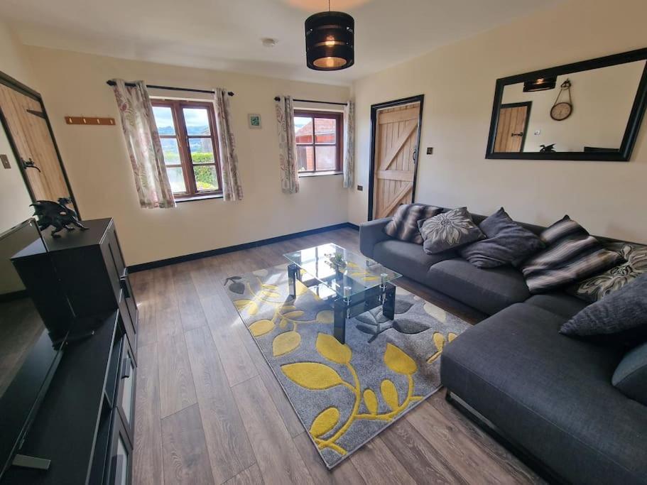 Swallows Nest Guest House - With Hot Tub Abergavenny Exterior foto